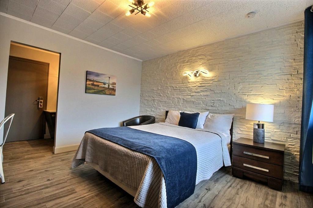 Hotel Motel Le Quiet Lac-Mégantic Exteriör bild